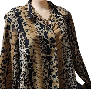 DonnKenny Women's Button Up Animal Print Size Large